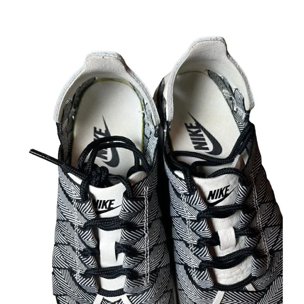 NIKE WOMEN WOMEN'S NIKE JUVENATE WOVEN PREMIUM.